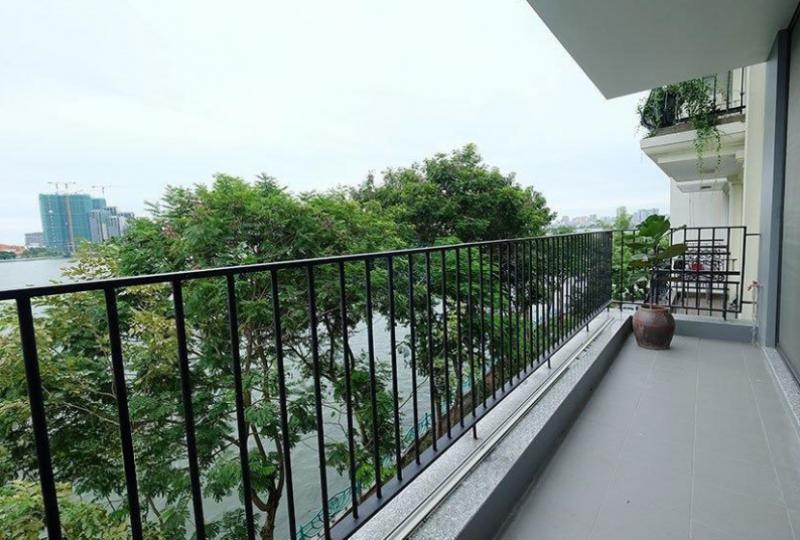 02 bedroom apartment for rent in Tay Ho, furnished, lake view