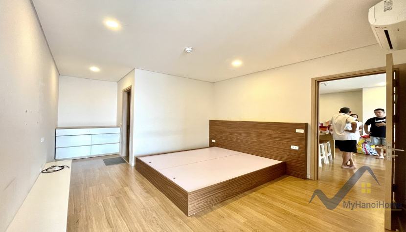 02-bedroom-apartment-to-rent-in-mipec-long-bien-lake-view-6