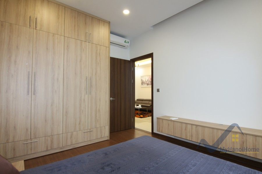 02-double-beds-01-single-bed-apartment-in-trang-an-complex-8