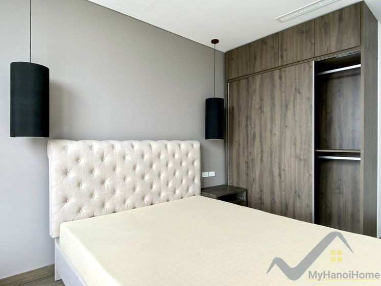 03-bedrooms-apartment-in-vinhomes-symphony-to-rent-10