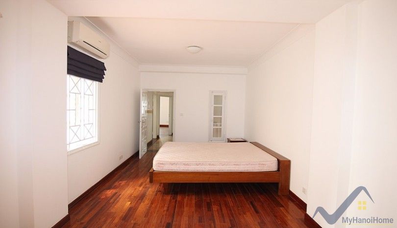 04-bedroom-detached-house-for-rent-on-to-ngoc-van-garden-airy-22