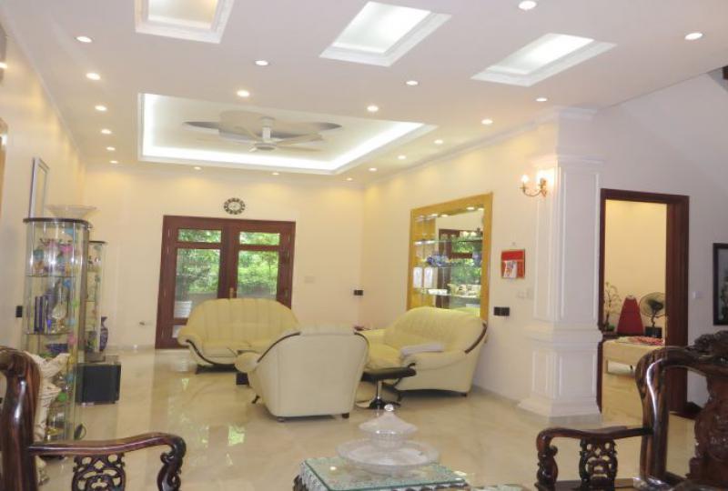 Quiet area villa for rent in Tay Ho, front garden, garage