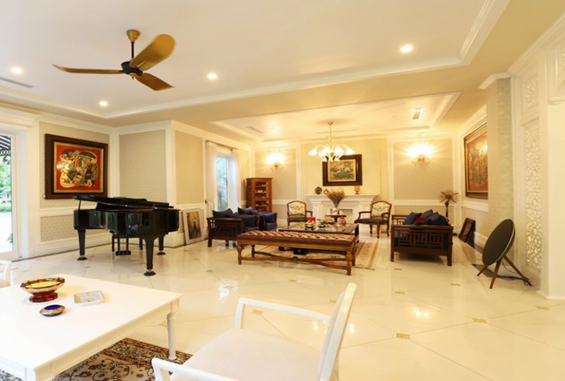 Furnished 5 bedroom villa in Vinhomes Riverside Hanoi rent close BIS