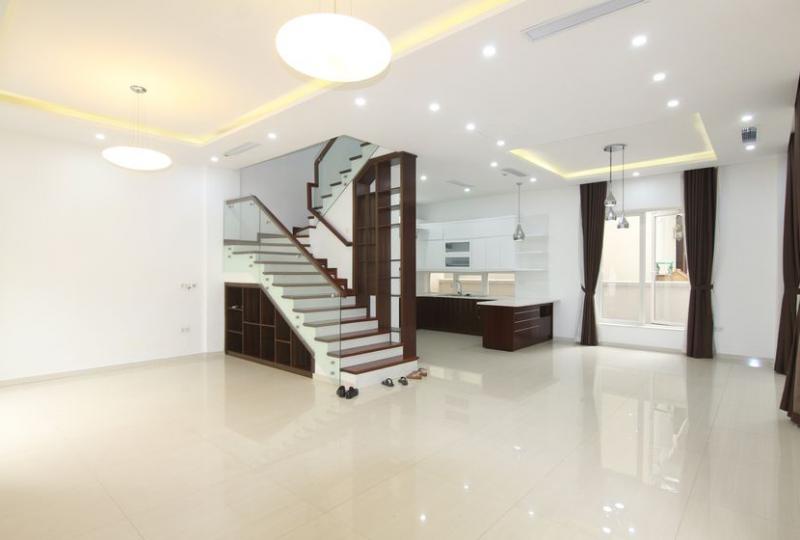 Unfurnished Vinhomes Riverside Hanoi villa 5 bedrooms to lease