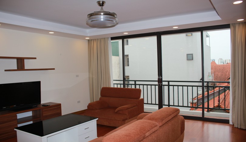 2-bedroom-apartment-rental-in-to-ngoc-van-street-tay-ho-10