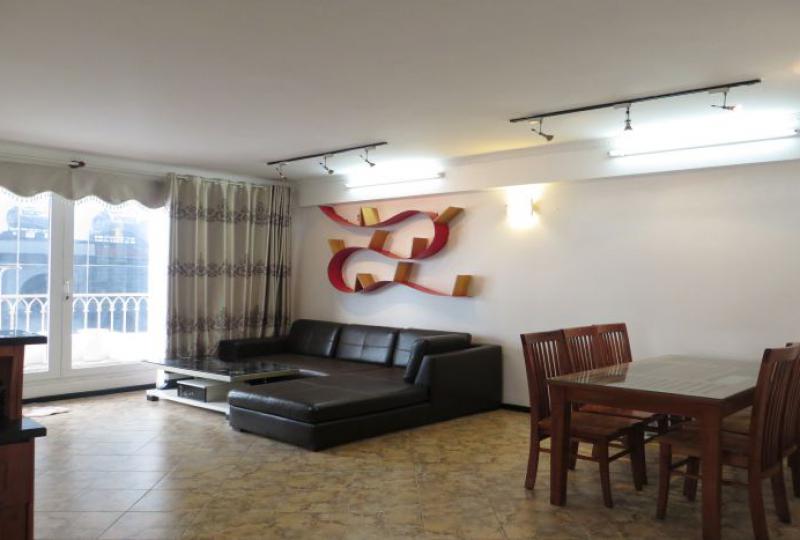 2 bedroom apartment to rent in Tay Ho, Lac Long Quan street