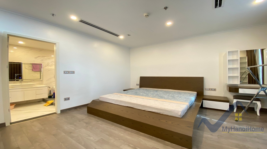 2bed-2bath-apartment-for-rent-in-symphony-long-bien-140m2-11