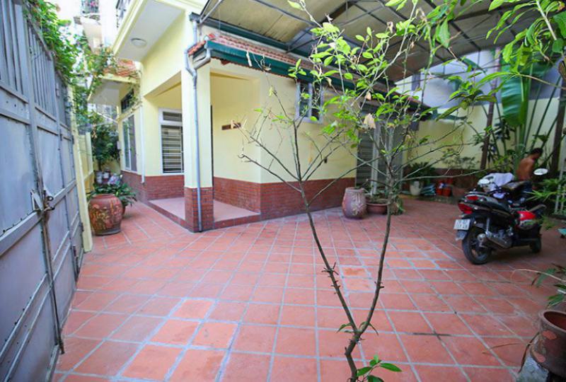 3 bedroom house rental in Tay Ho district, private garage