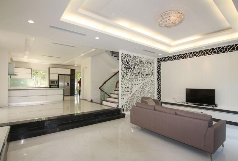 Modern Vinhomes Riverside Hanoi villa rent with furnished close BIS