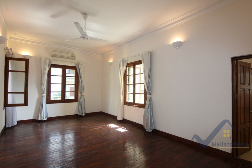 4-bed-3-bath-house-for-rent-in-tay-ho-hanoi-11