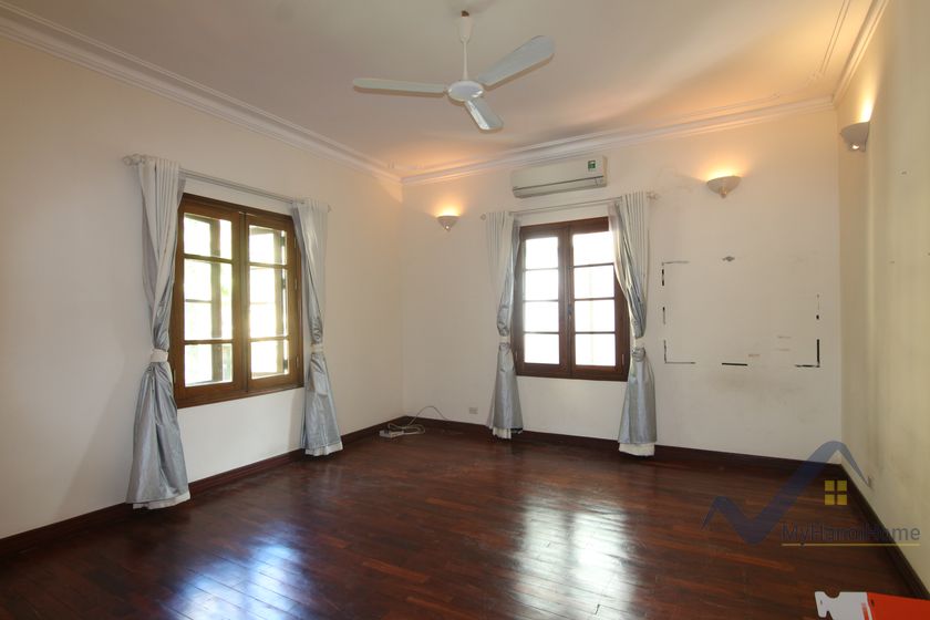 4-bed-3-bath-house-for-rent-in-tay-ho-hanoi-14