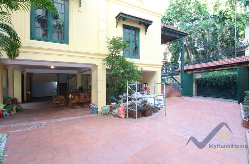 4-bed-3-bath-house-for-rent-in-tay-ho-hanoi-2