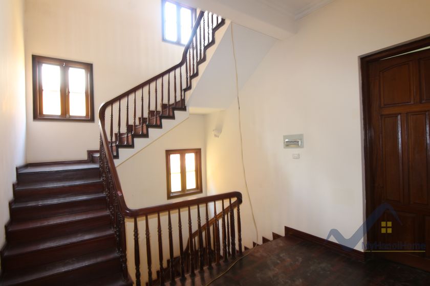 4-bed-3-bath-house-for-rent-in-tay-ho-hanoi-37