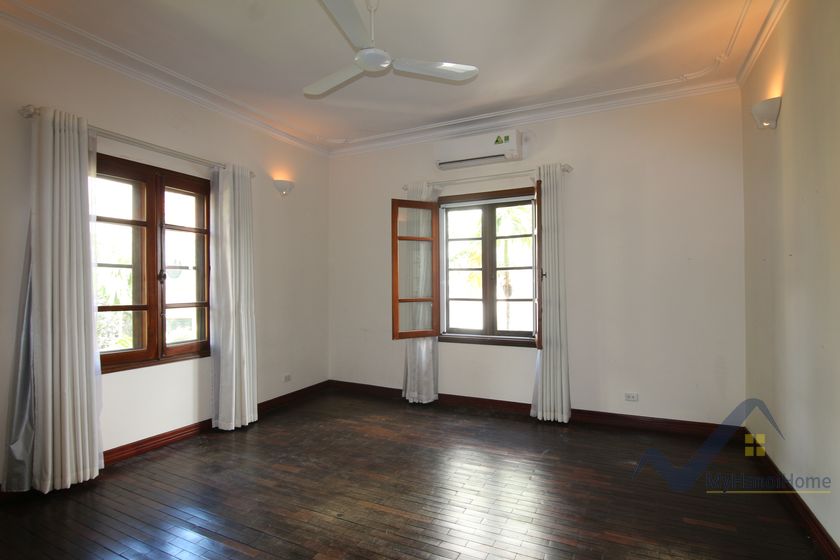4-bed-3-bath-house-for-rent-in-tay-ho-hanoi-38