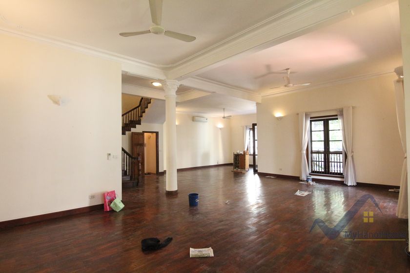 4-bed-3-bath-house-for-rent-in-tay-ho-hanoi-6