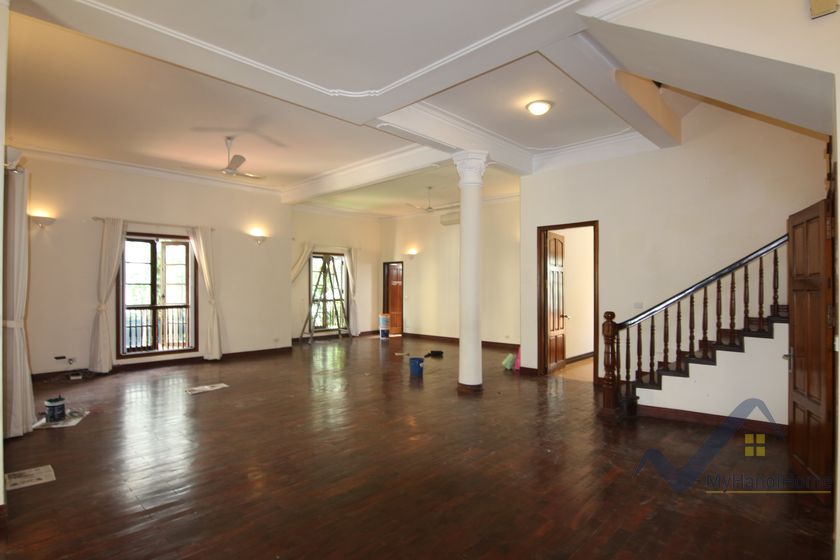 4-bed-3-bath-house-for-rent-in-tay-ho-hanoi-8