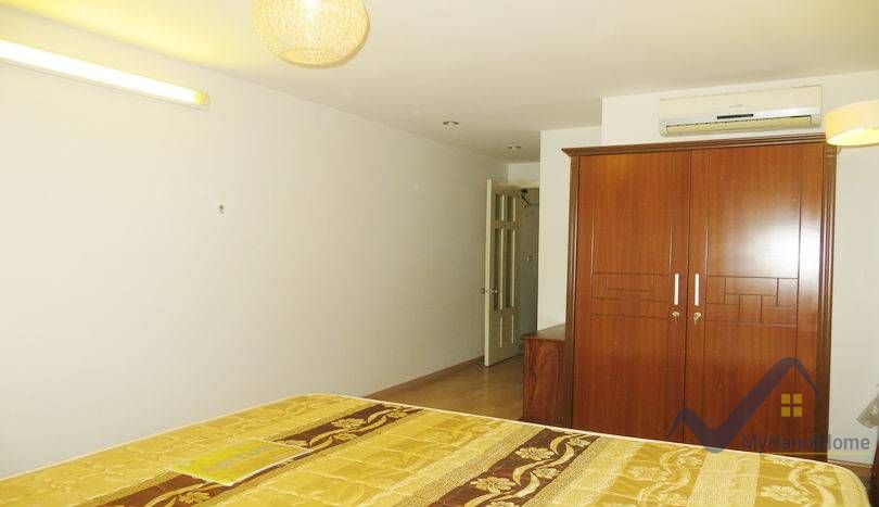 4-bedroom-split-floor-house-to-rent-in-nghi-tam-tay-ho-10