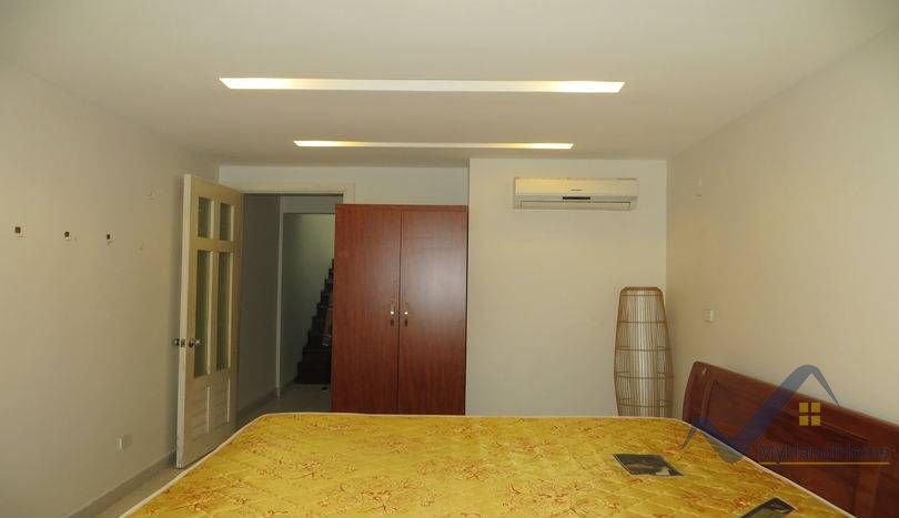 4-bedroom-split-floor-house-to-rent-in-nghi-tam-tay-ho-17