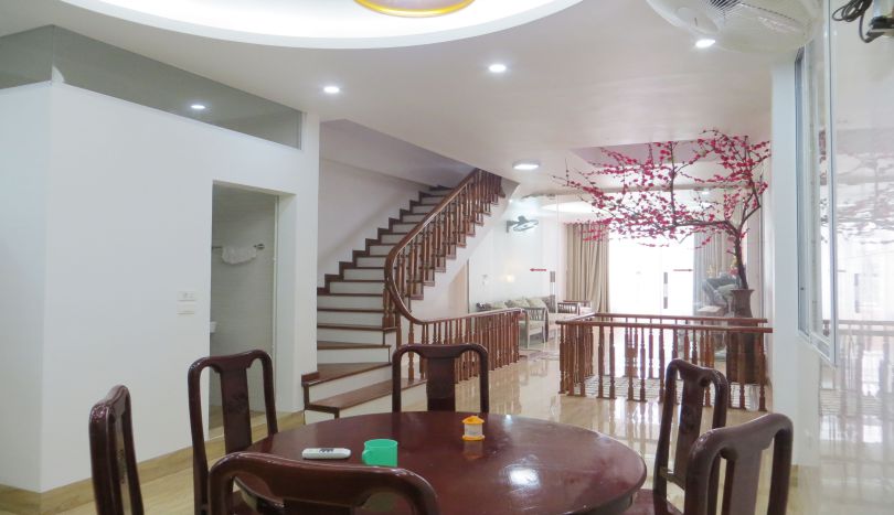 4-floor-house-for-rent-4-bedrooms-near-nhat-tan-bridge-5