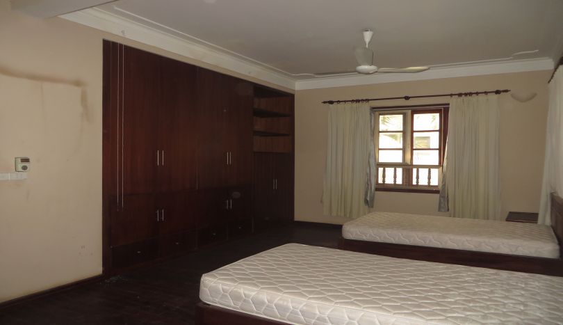 5-bedroom-semi-furnished-villa-to-let-on-to-ngoc-van-tay-ho-13