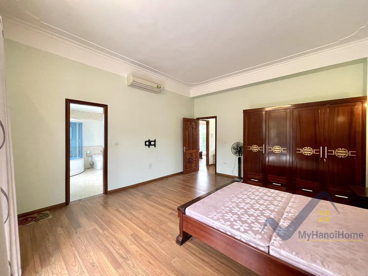 5-bedroom-villa-for-rent-in-vinhomes-riverside-corner-location-36