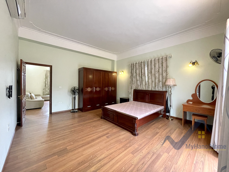5-bedroom-villa-for-rent-in-vinhomes-riverside-corner-location-37
