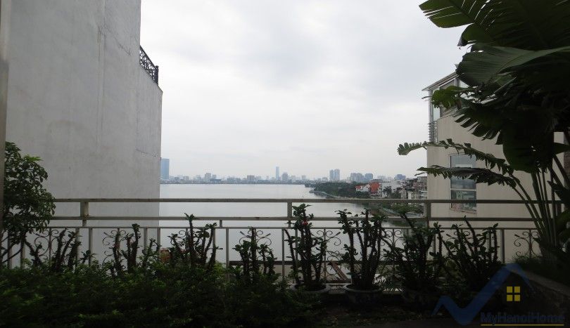 apartment-for-rent-in-xuan-dieu-tay-ho-area-huge-terrace-24