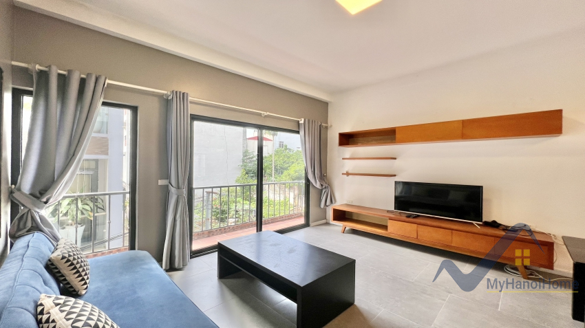 apartment-to-rent-in-long-bien-ngoc-thuy-street-2-bedrooms-1