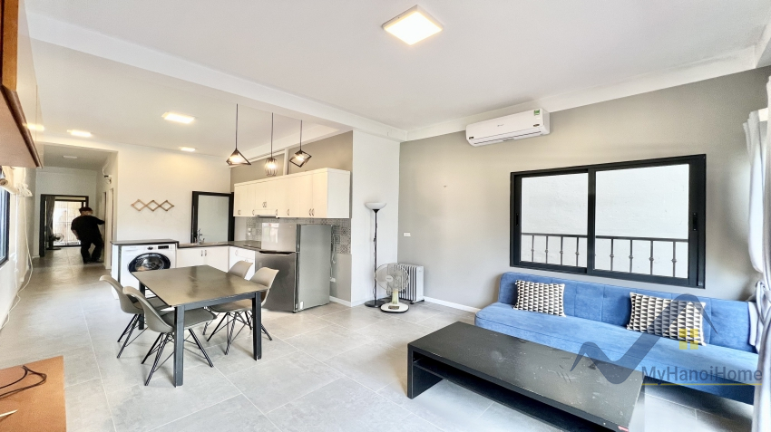 apartment-to-rent-in-long-bien-ngoc-thuy-street-2-bedrooms-2