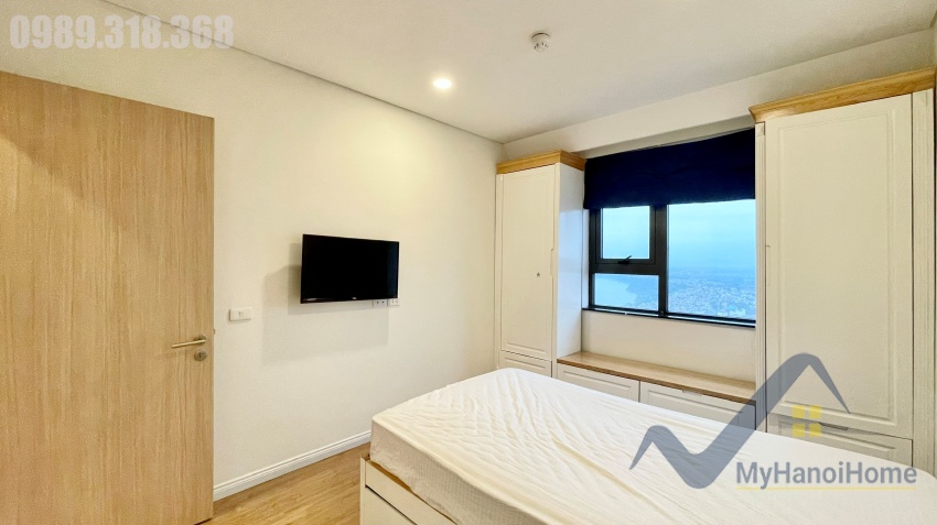 beautiful-furnished-2-bedroom-apartment-in-mipec-riverside-long-bien-25