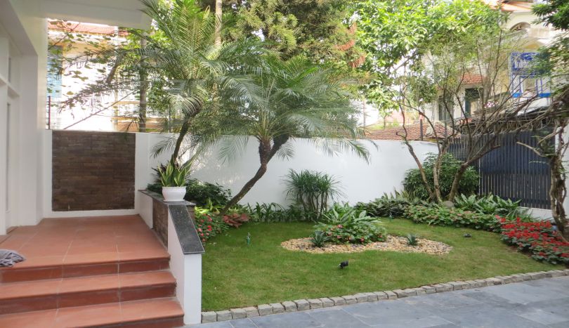 beautiful-large-garden-villa-for-rent-in-tay-ho-hanoi-2