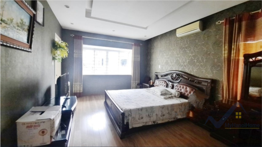 big-yard-house-rental-in-ngoc-thuy-with-unfurnished-12
