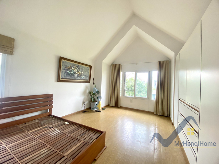 brand-new-villa-for-rent-vinhomes-riverside-with-3-bedrooms-43