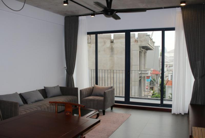 Bright reception 01 bedroom apartment in Tay Ho, Nghi Tam village