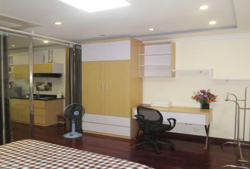 Cau Giay 1 bedroom apartment for rent, 5th floor Trung Yen