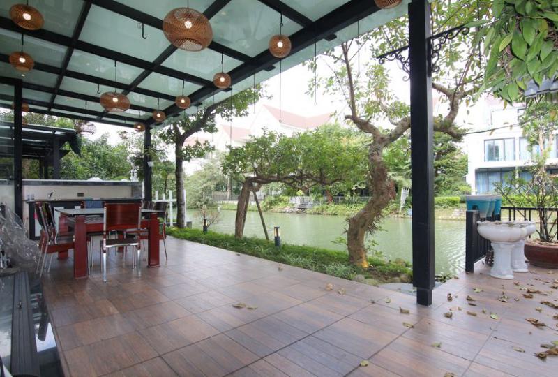 Detached villa in Vinhomes Riverside Hanoi nearby BIS