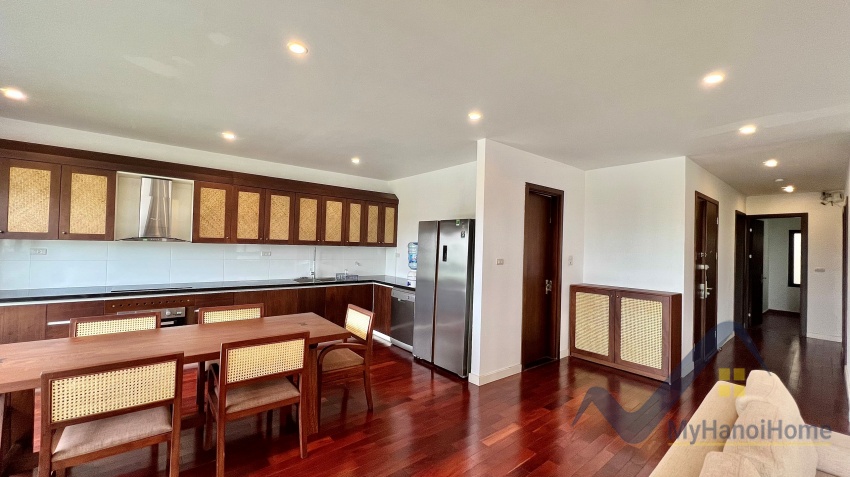 exclusive-3-bedroom-apartment-for-rent-in-dang-thai-mai-tay-ho-5