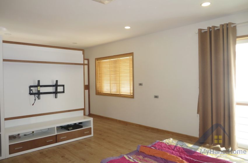 fantastic-3-bedroom-semidetached-villa-for-rent-in-vinhomes-riverside-32