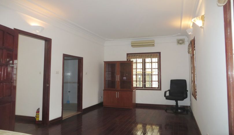 french-style-04-bedroom-house-for-rent-in-tay-ho-area-fully-furnished-18