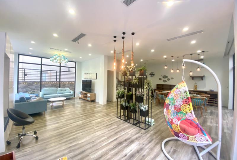Modern fully furnished villa rental in Vinhomes Riverside Hanoi