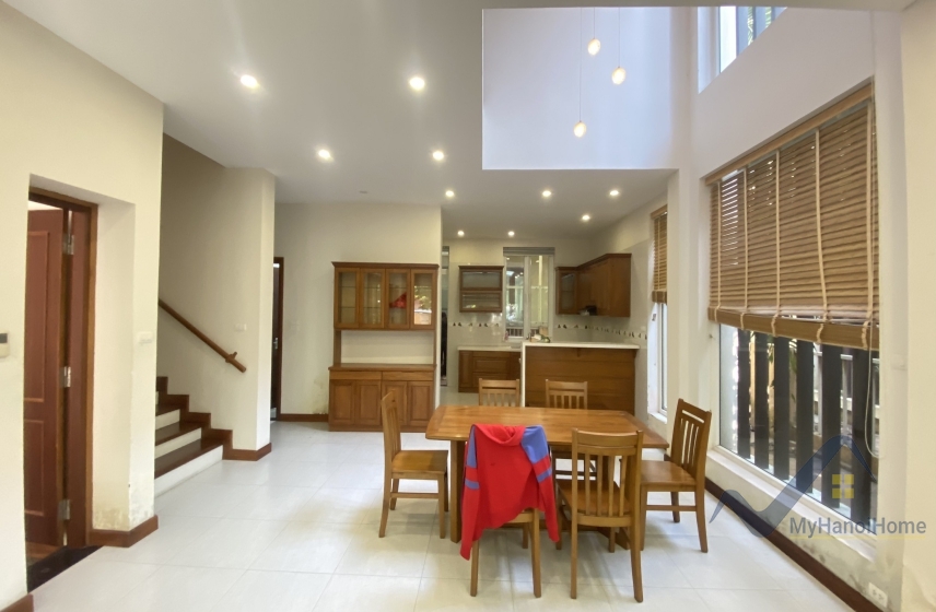 fully-furnished-house-for-rent-in-long-bien-district-3-bedrooms-2