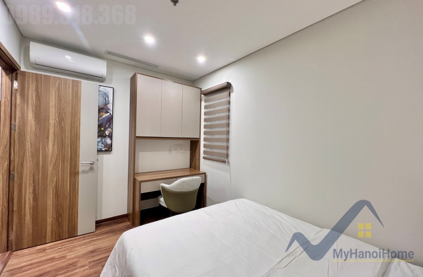 furnished-2-bedroom-apartment-in-long-bien-rental-rooftop-pool-7