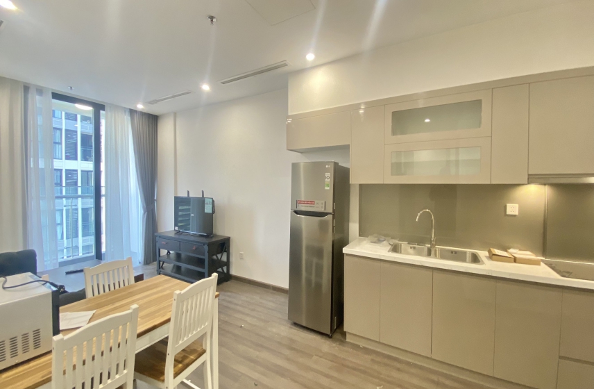 furnished-2bed-2bath-apartment-in-vinhomes-symphony-for-rent-2