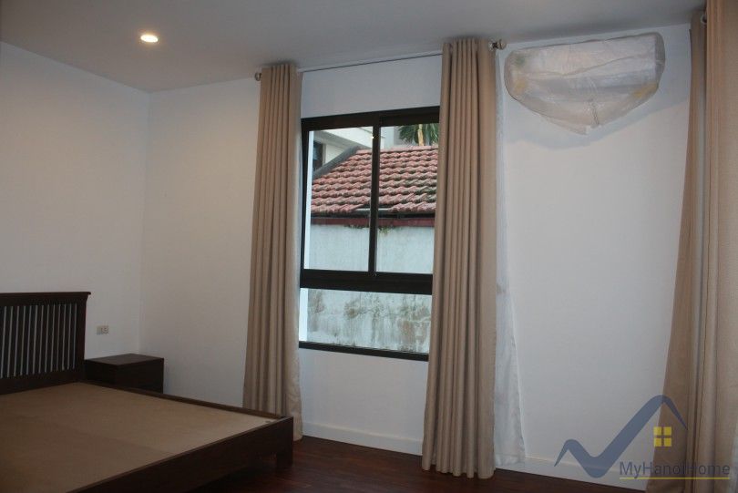 furnished-3-bedrooms-tay-ho-apartment-for-rent-in-xom-chua-16