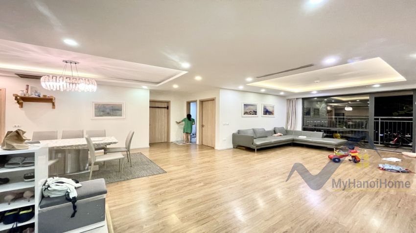 furnished-three-bedroom-flat-to-rent-in-mipec-riverside-long-bien-4