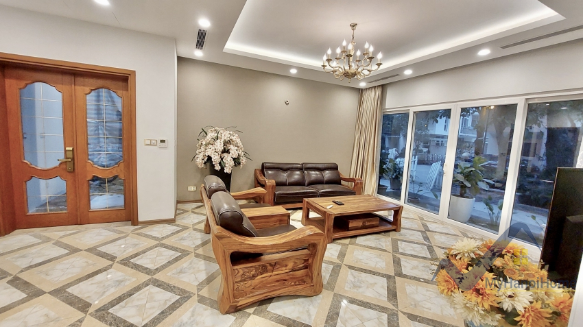 furnished-villa-to-rent-in-ecopark-van-giang-with-big-garden-1
