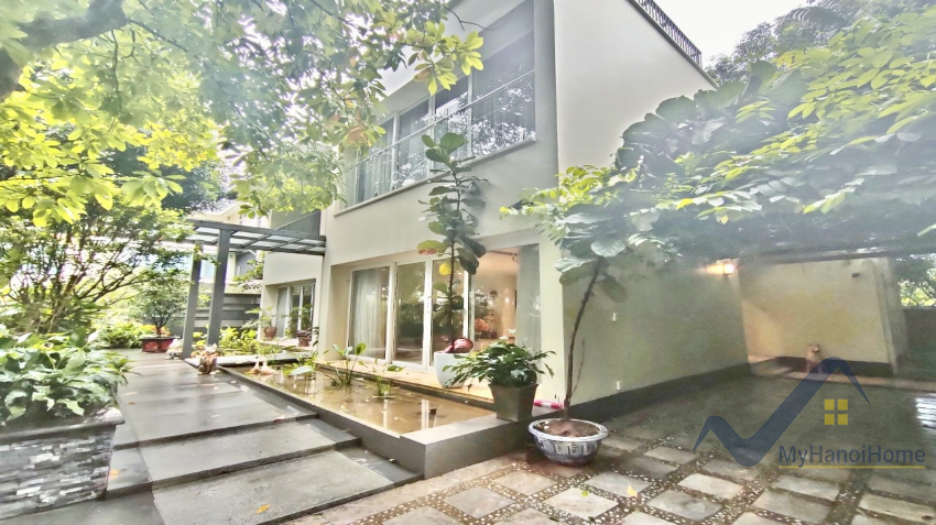 furnished-villa-to-rent-in-ecopark-van-giang-with-big-garden-8