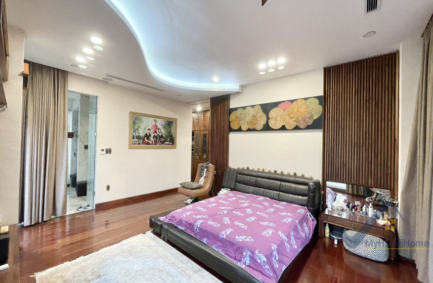 furnished-villa-vinhomes-riverside-rental-with-5-bedrooms-31