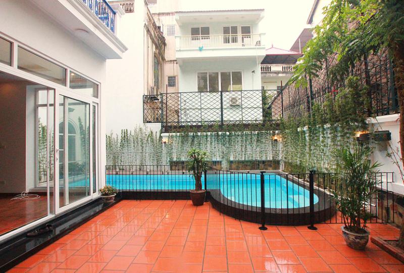 Garden house for rent in Dang Thai Mai, Tay Ho 4beds