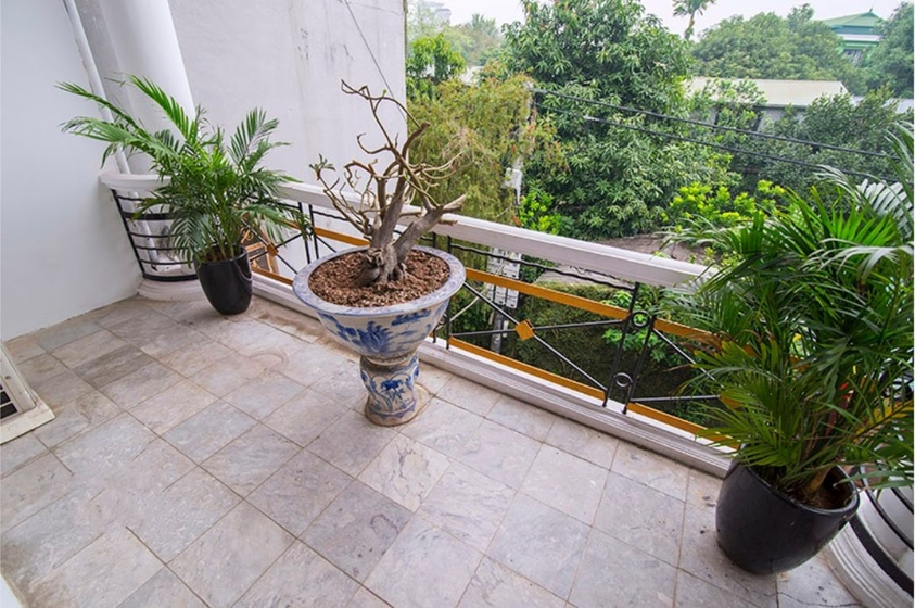 garden-with-trees-3-bedroom-house-to-rent-in-tay-ho-36